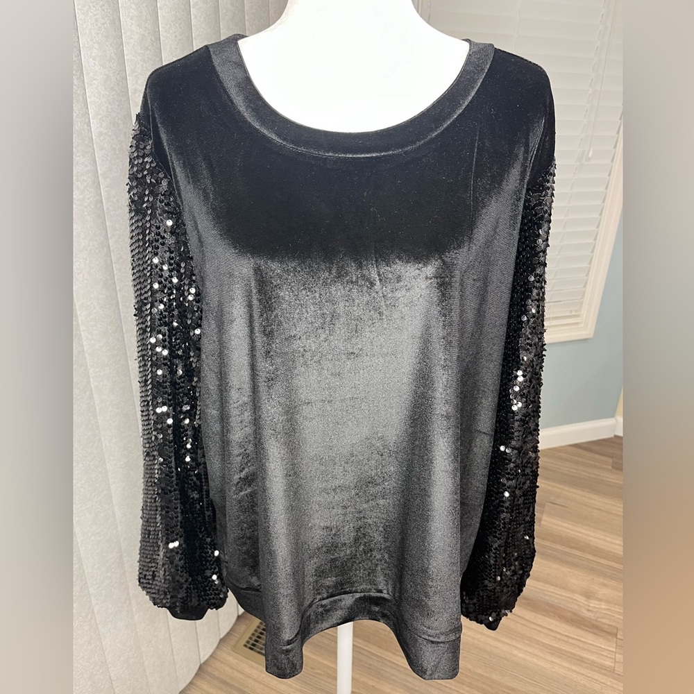 Lane Bryant Black Velvet Body Black Sequin Arm Pull-on Top Size 22/24 NWT